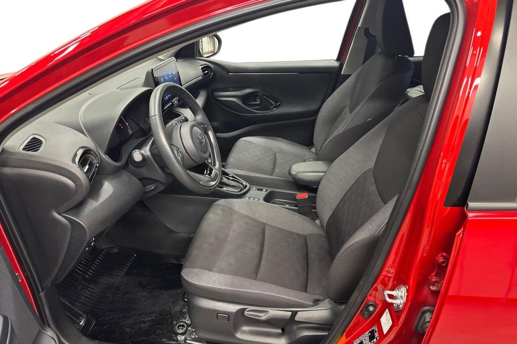 TOYOTA YARIS 2025