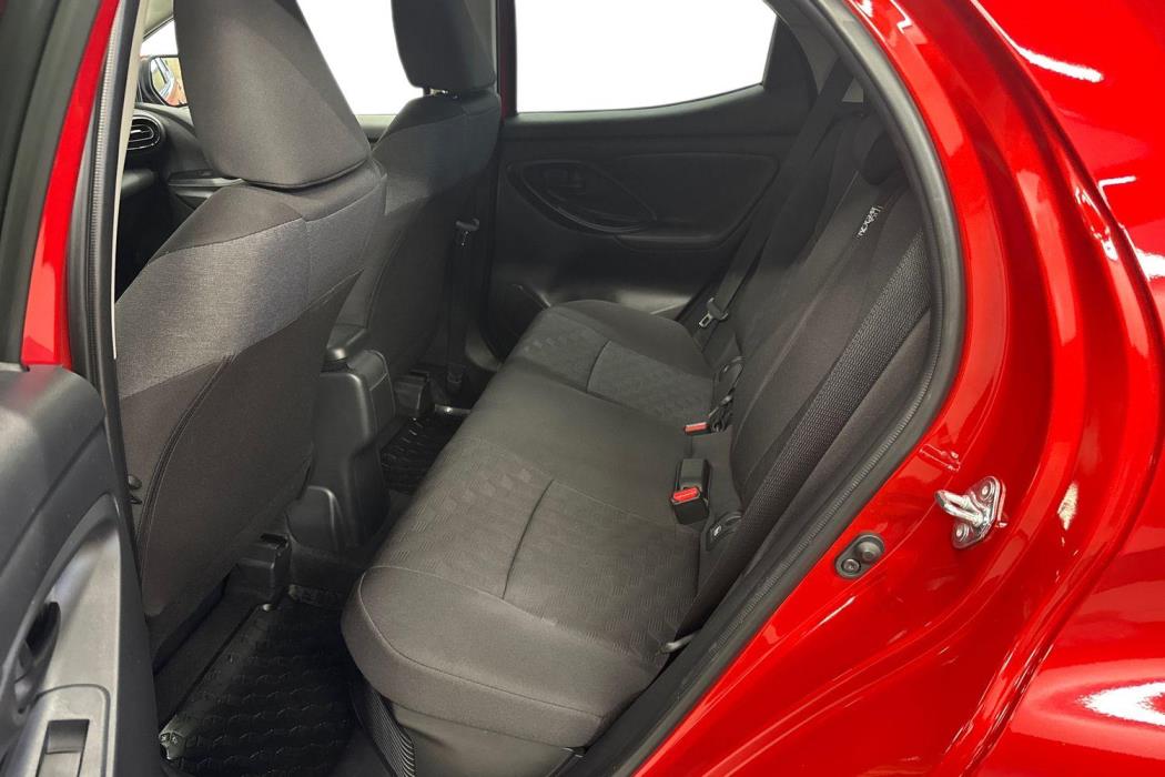 TOYOTA YARIS 2025