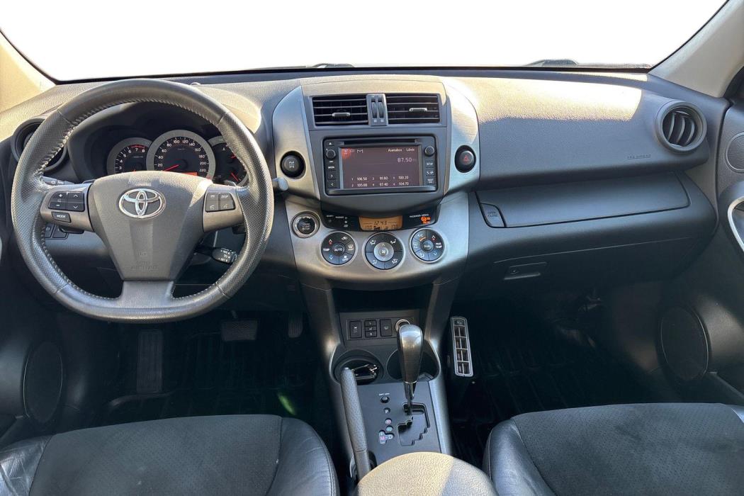 TOYOTA RAV4 2013