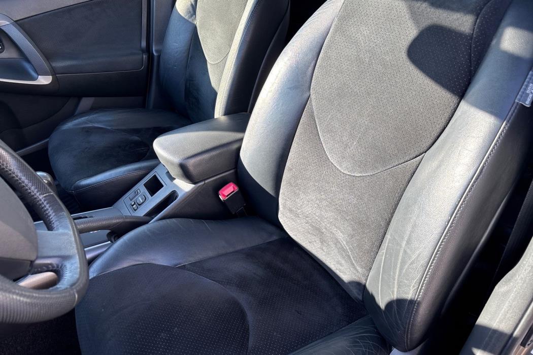 TOYOTA RAV4 2013