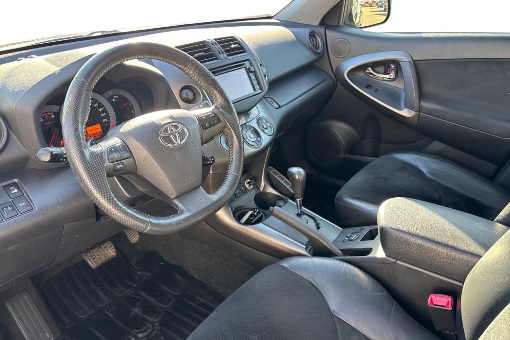 TOYOTA RAV4 2013