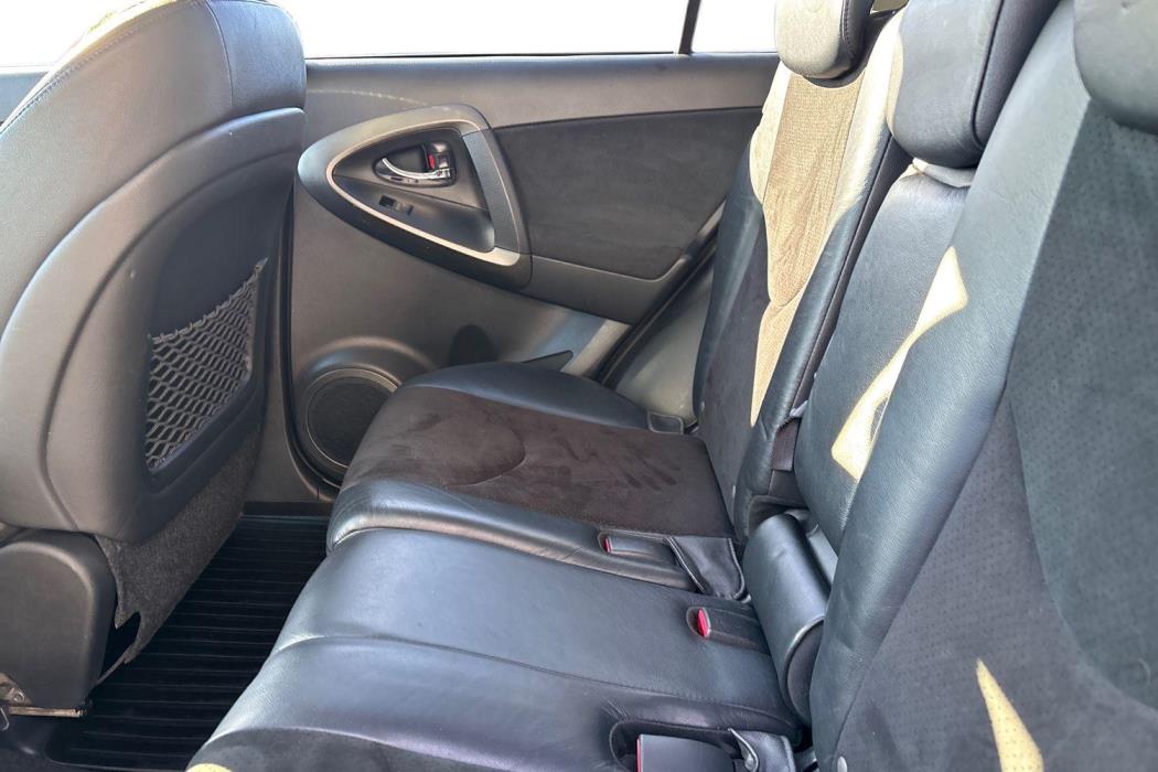 TOYOTA RAV4 2013