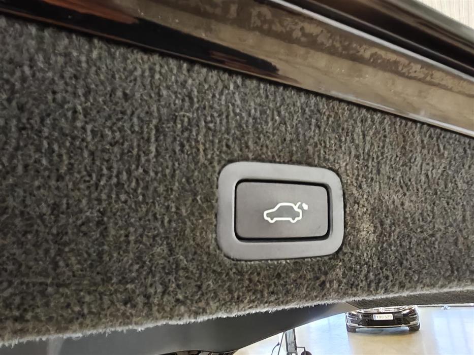 VOLVO V70 2009
