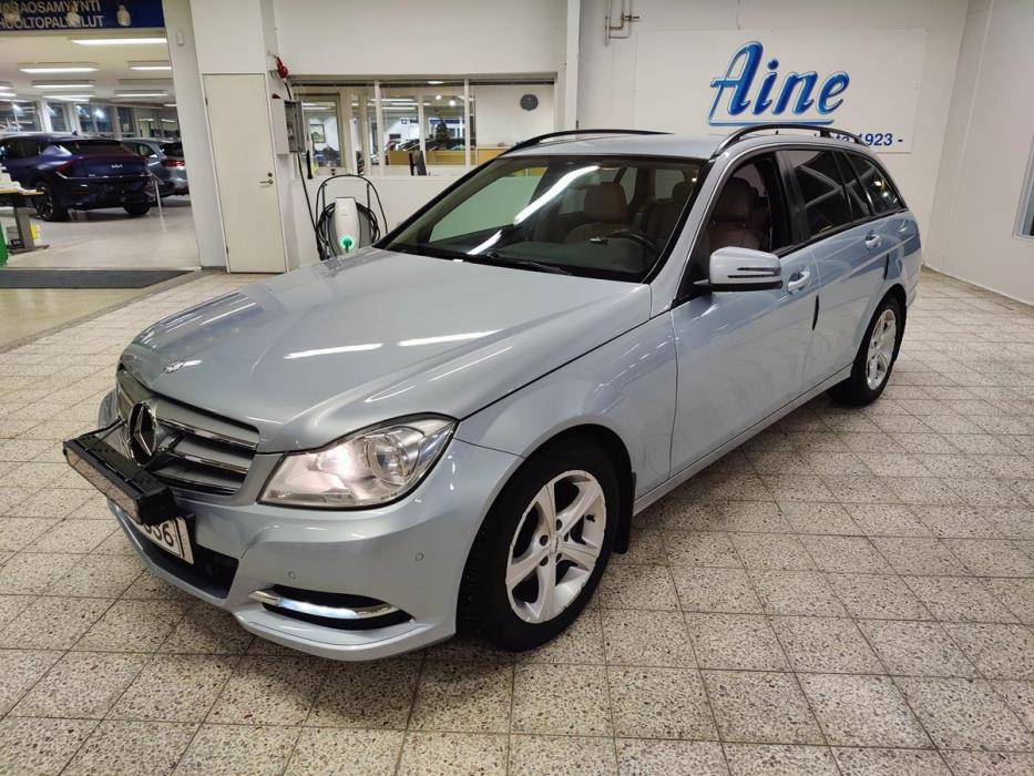 MERCEDES-BENZ C 2012