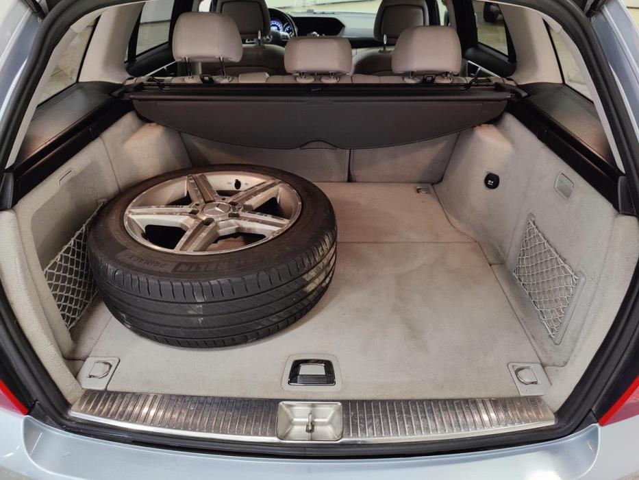 MERCEDES-BENZ C 2012