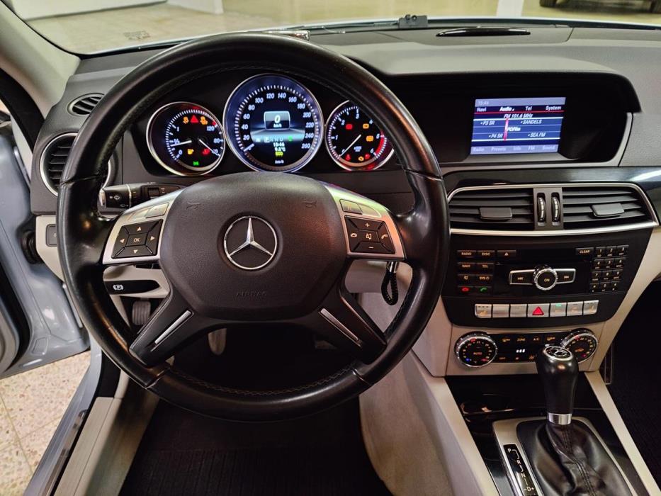 MERCEDES-BENZ C 2012