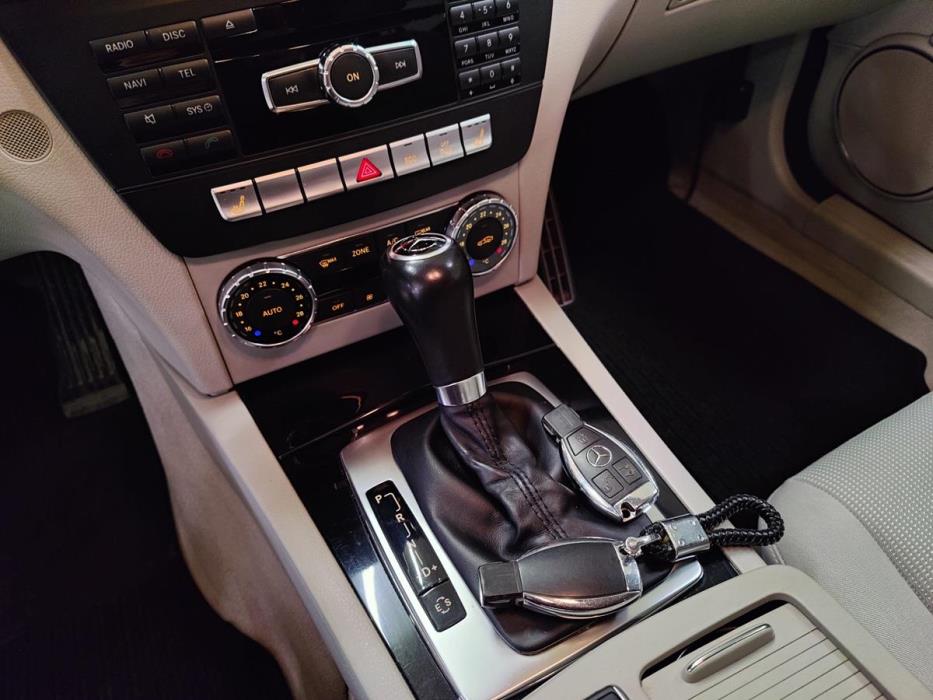 MERCEDES-BENZ C 2012