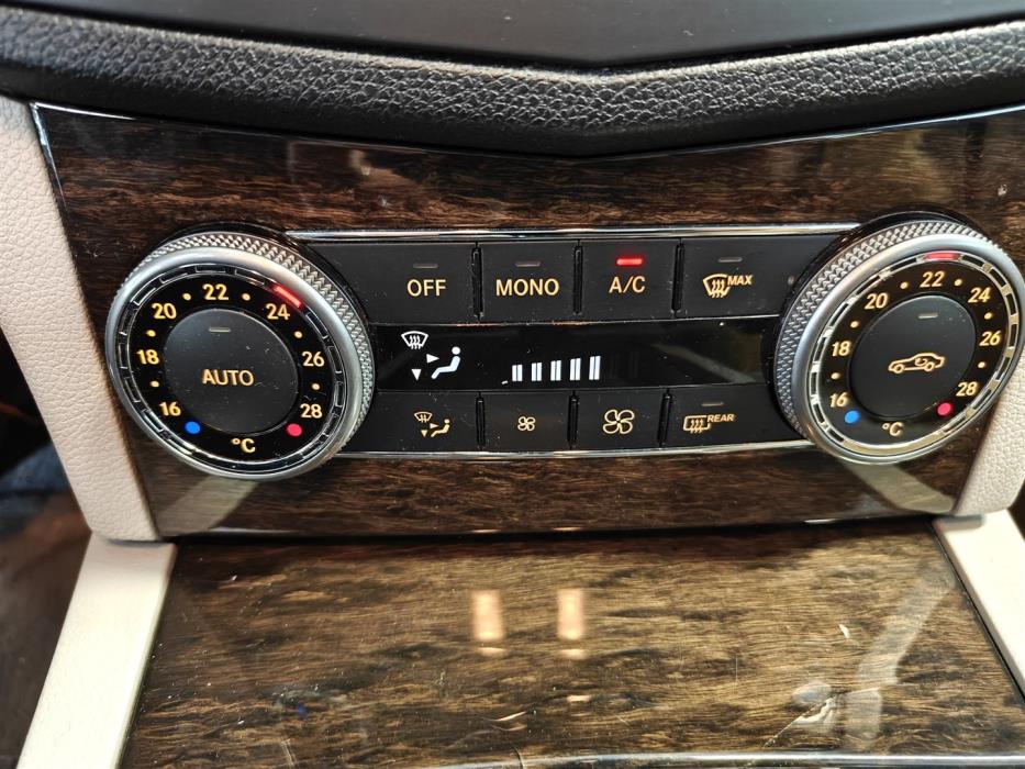 MERCEDES-BENZ C 2009