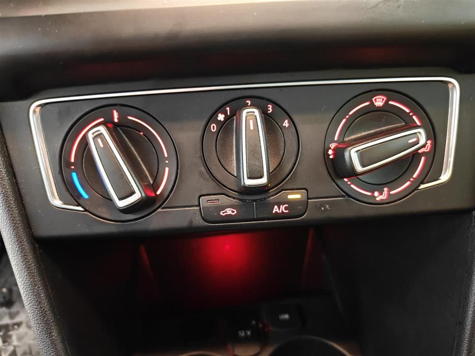 VOLKSWAGEN POLO 2014