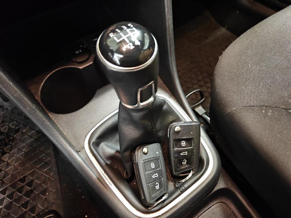 VOLKSWAGEN POLO 2014