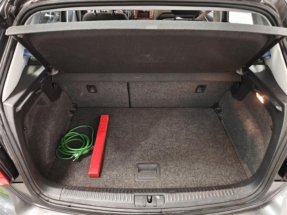 VOLKSWAGEN POLO 2014