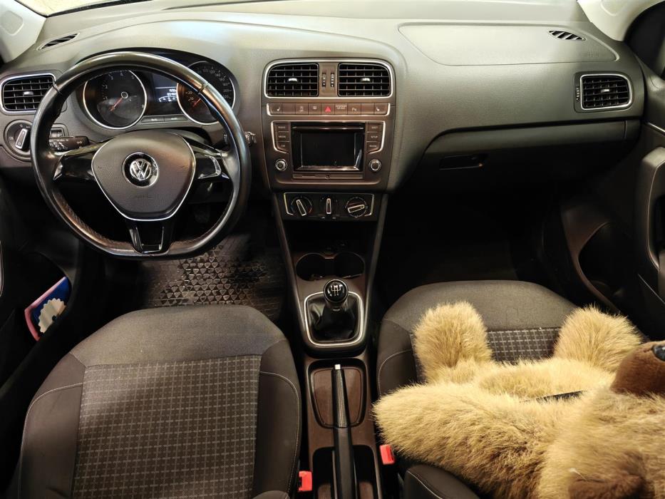 VOLKSWAGEN POLO 2014