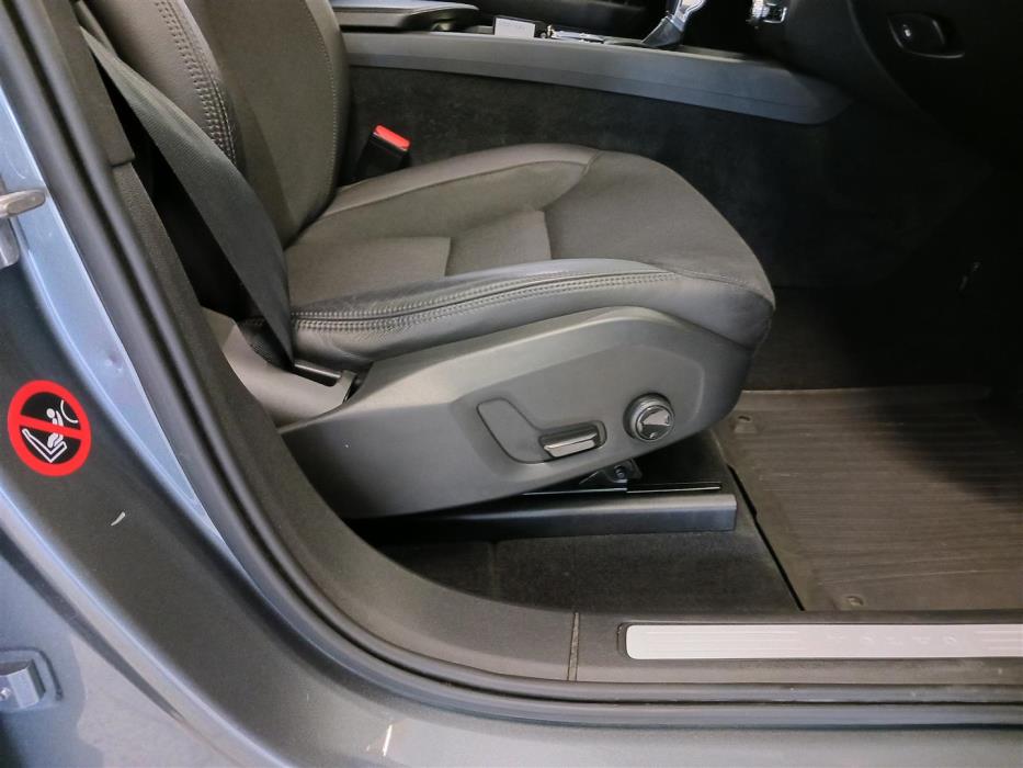 VOLVO XC60 2018
