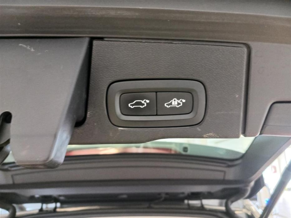 VOLVO XC60 2018