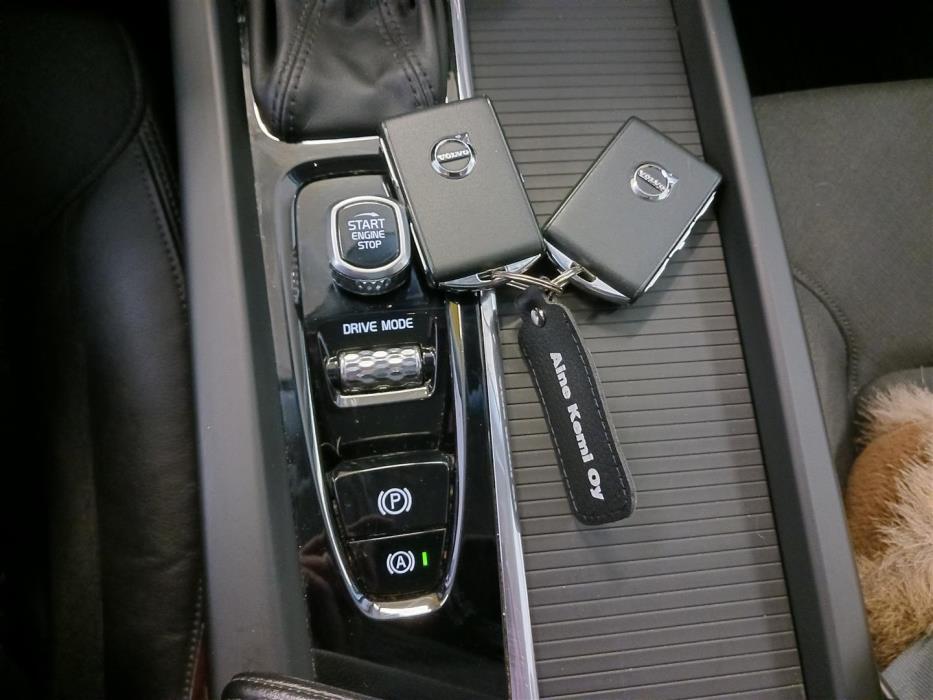 VOLVO XC60 2018