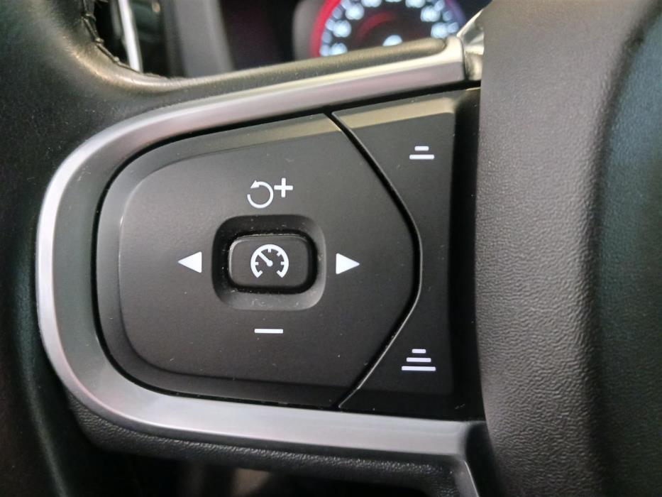 VOLVO XC60 2018