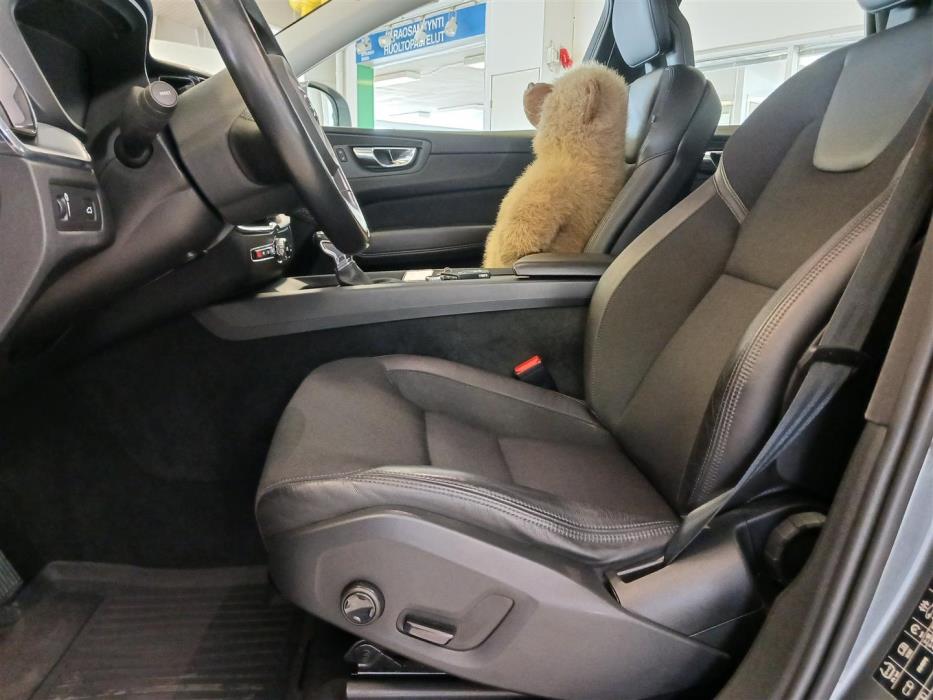 VOLVO XC60 2018