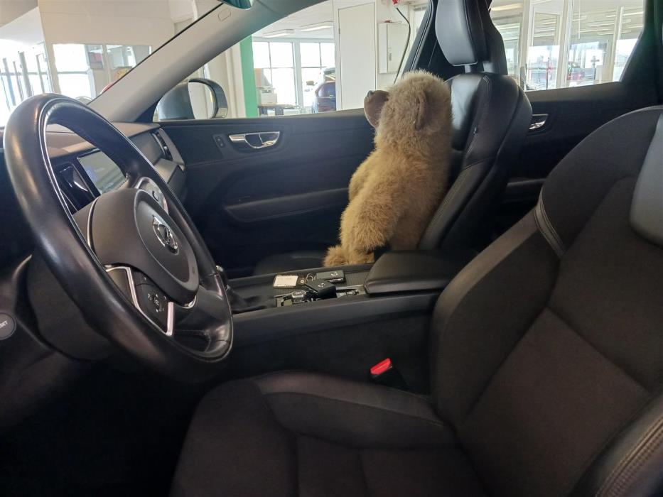 VOLVO XC60 2018
