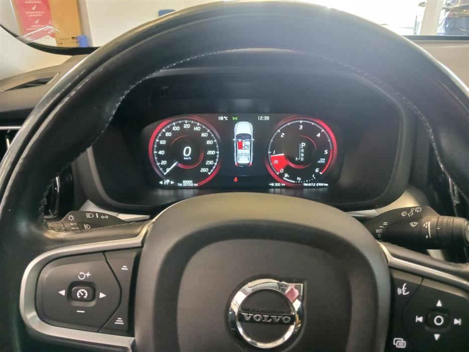 VOLVO XC60 2018