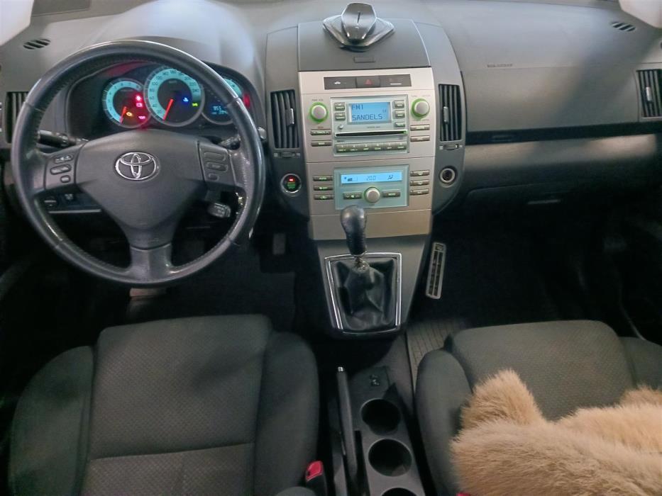 TOYOTA COROLLA VERSO 2007
