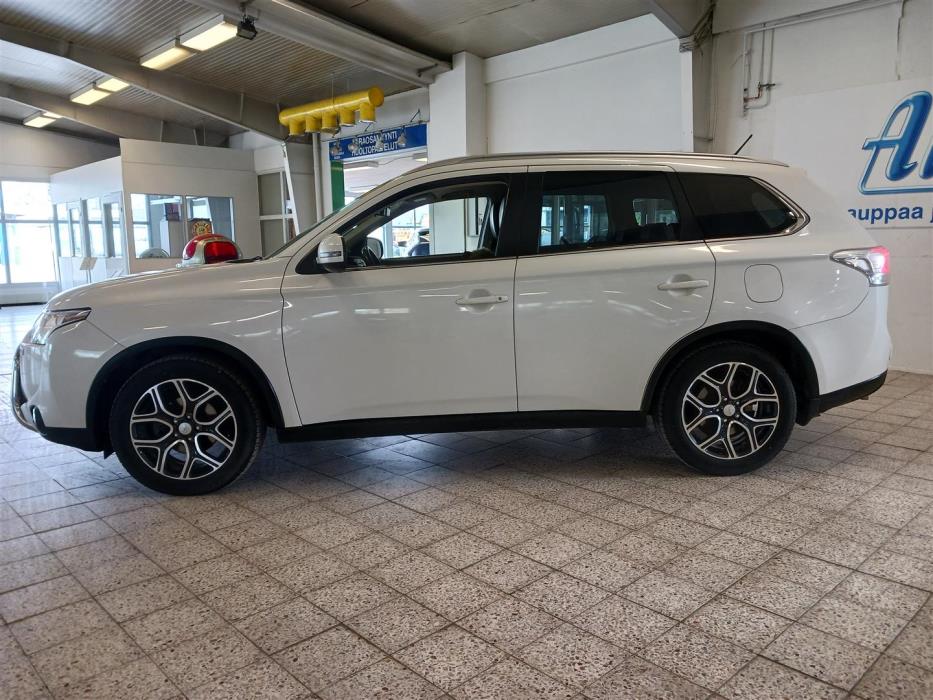 MITSUBISHI OUTLANDER 2015