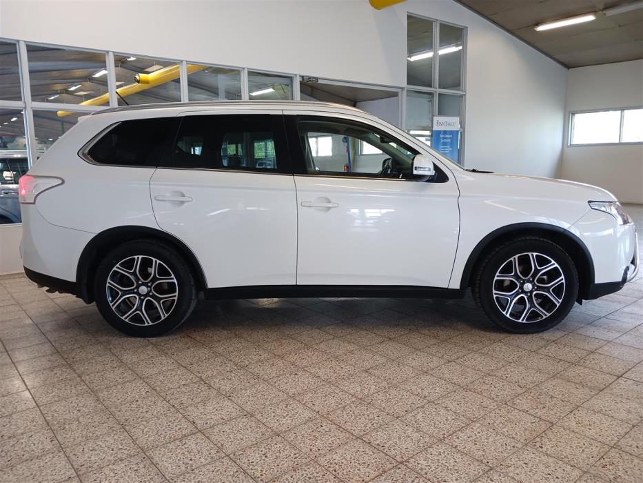 MITSUBISHI OUTLANDER 2015