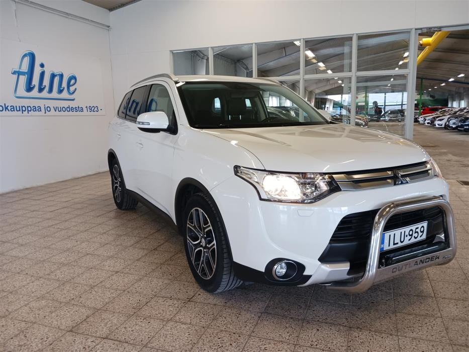 MITSUBISHI OUTLANDER 2015