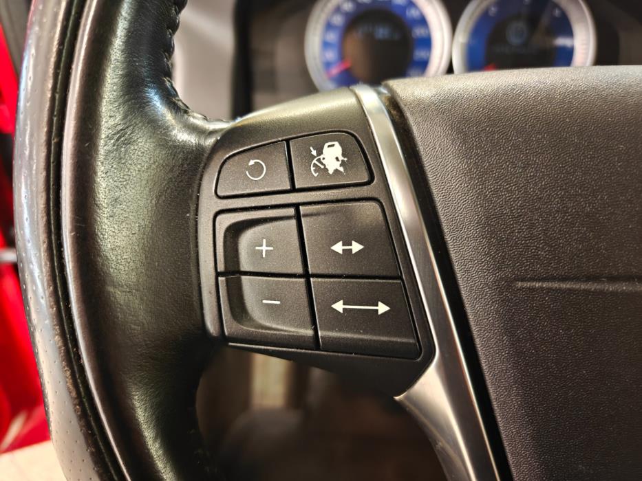 VOLVO XC60 2011