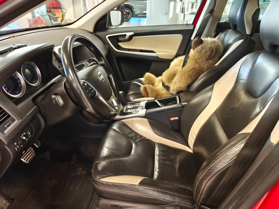 VOLVO XC60 2011