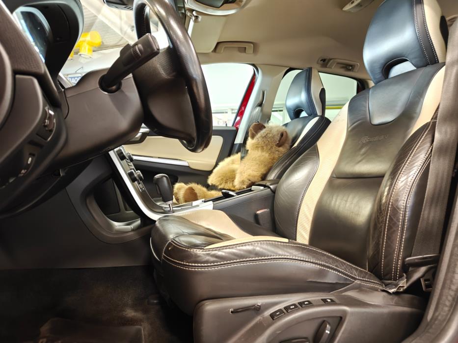 VOLVO XC60 2011