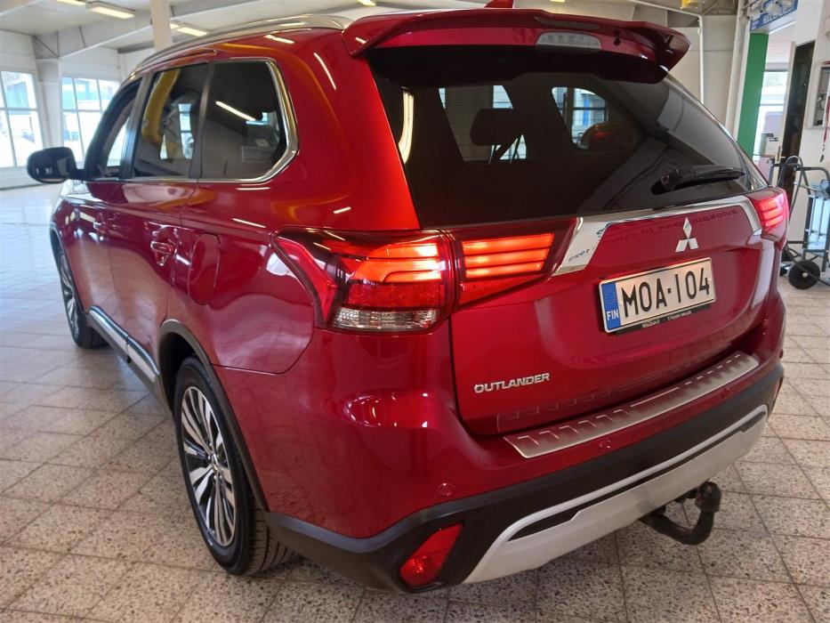 MITSUBISHI OUTLANDER 2020