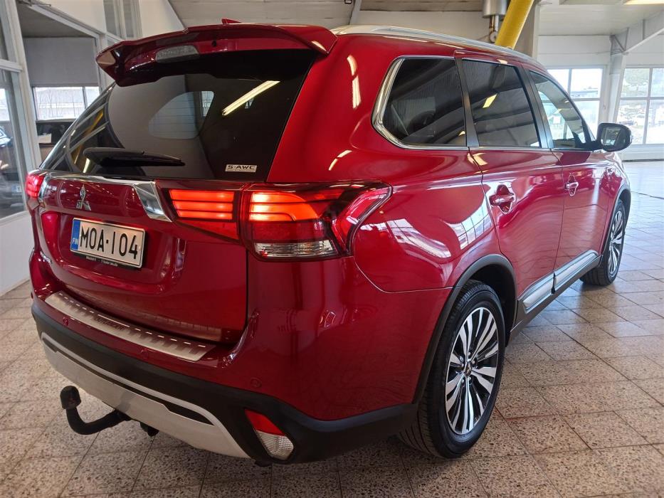 MITSUBISHI OUTLANDER 2020