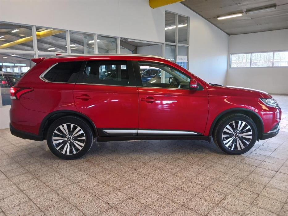 MITSUBISHI OUTLANDER 2020