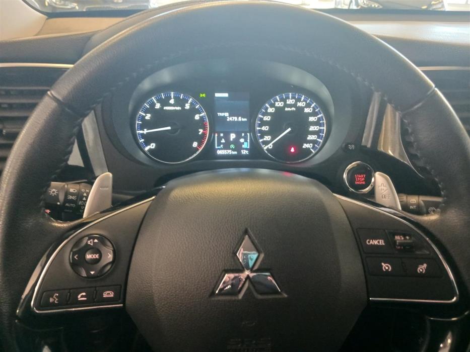 MITSUBISHI OUTLANDER 2020