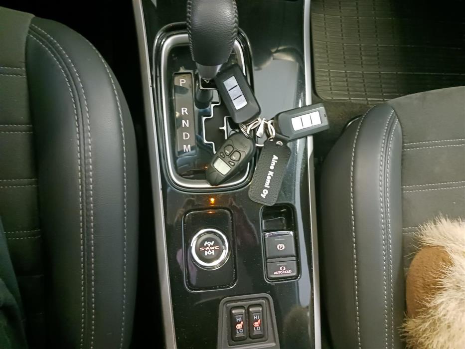 MITSUBISHI OUTLANDER 2020