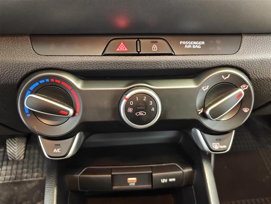 KIA STONIC 2024