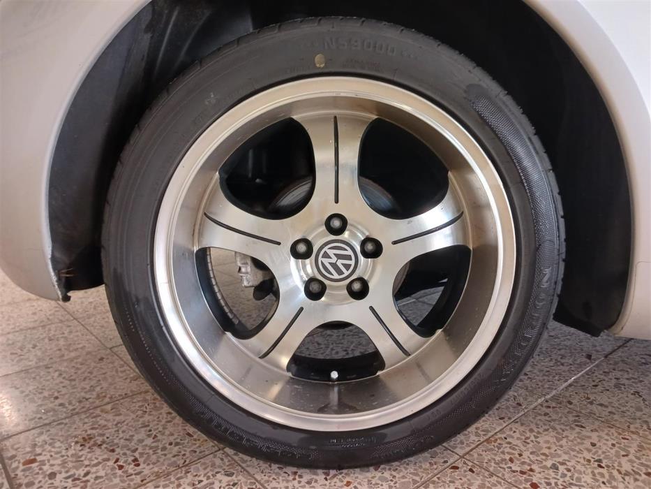 VOLKSWAGEN New Beetle 1999