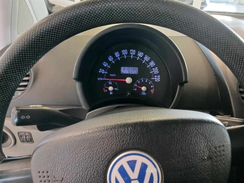 VOLKSWAGEN New Beetle 1999