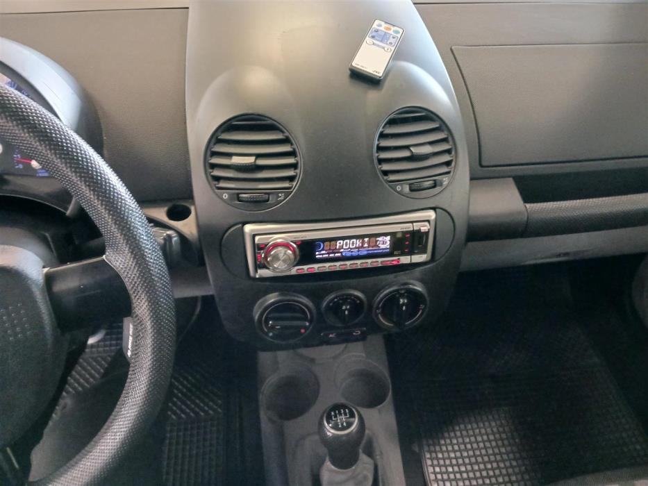 VOLKSWAGEN New Beetle 1999