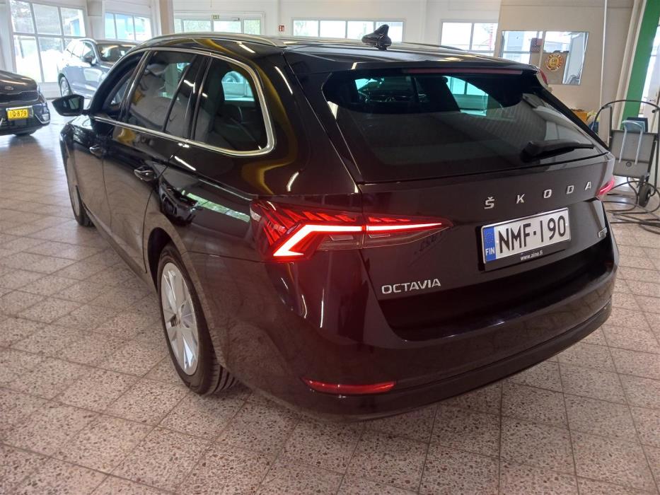 SKODA OCTAVIA 2021