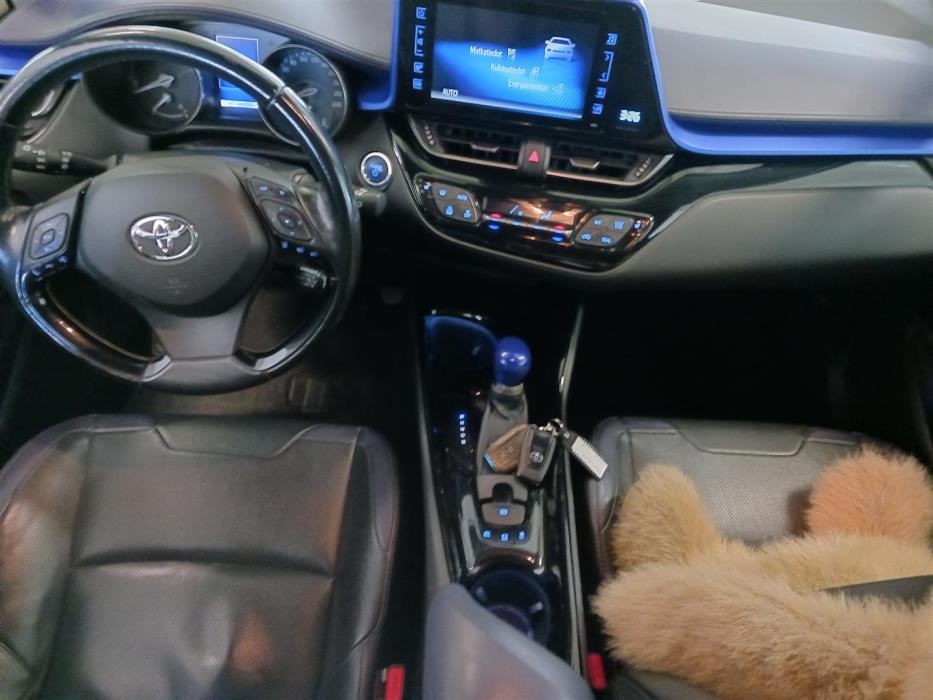 TOYOTA C-HR 2017