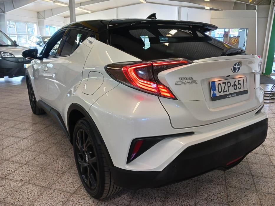TOYOTA C-HR 2017