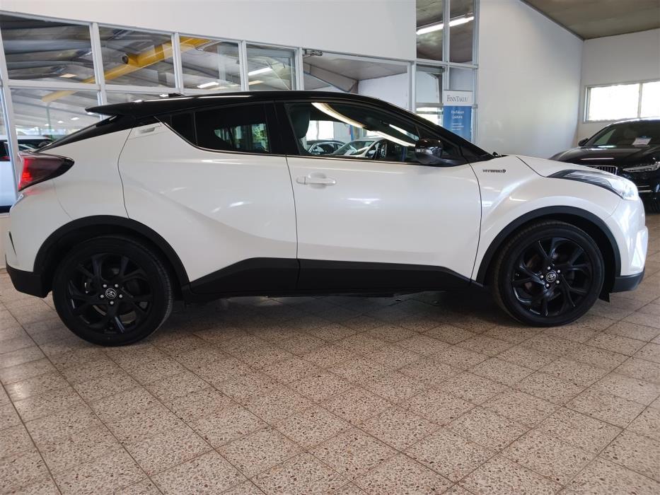 TOYOTA C-HR 2017
