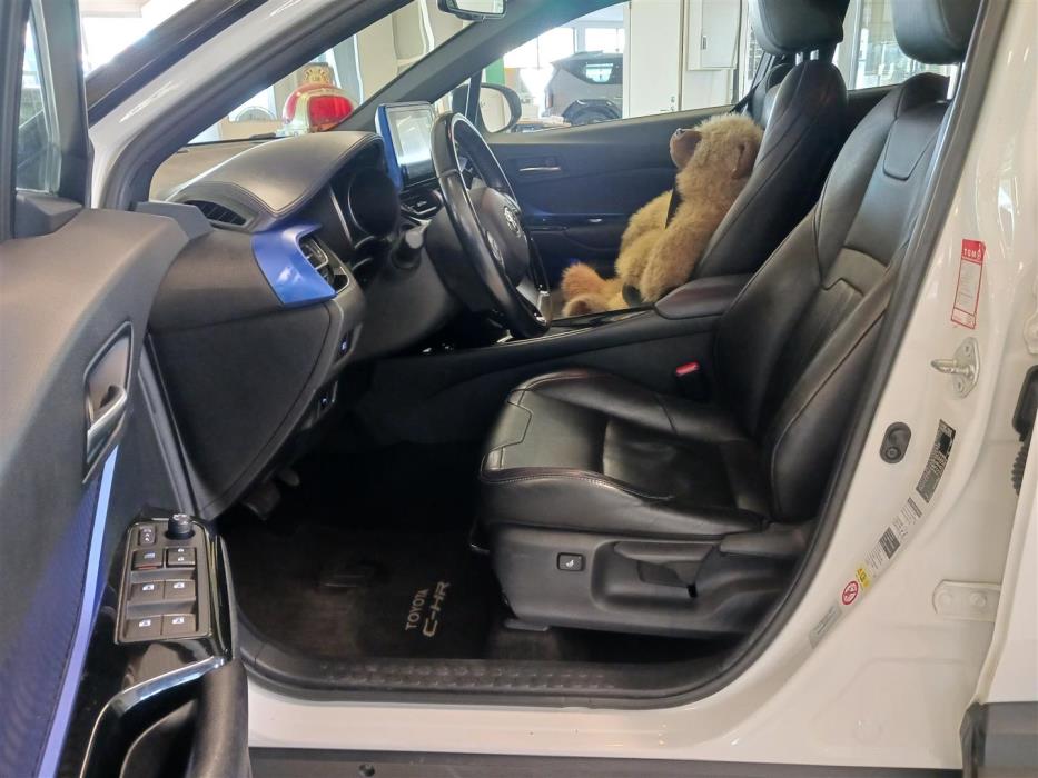 TOYOTA C-HR 2017