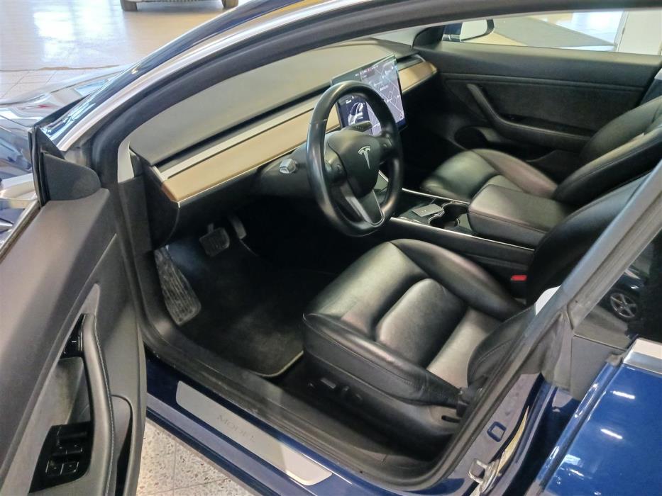 TESLA Model 3 2019