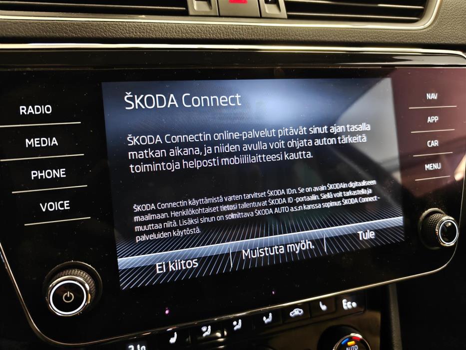 SKODA SUPERB 2020