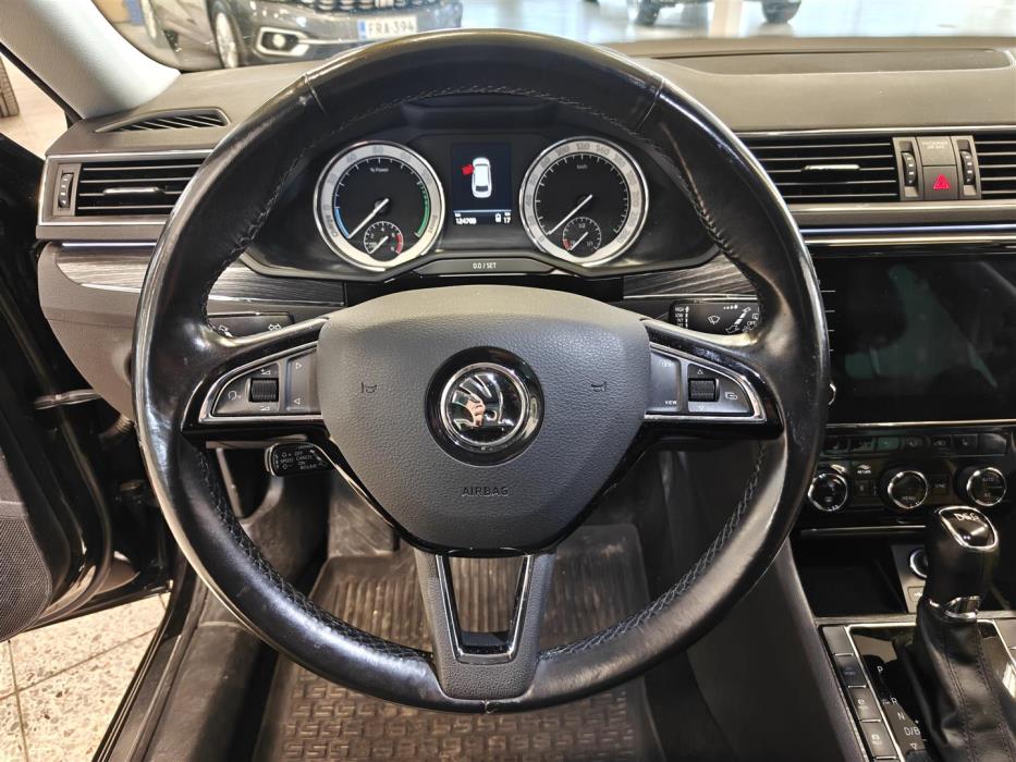 SKODA SUPERB 2020