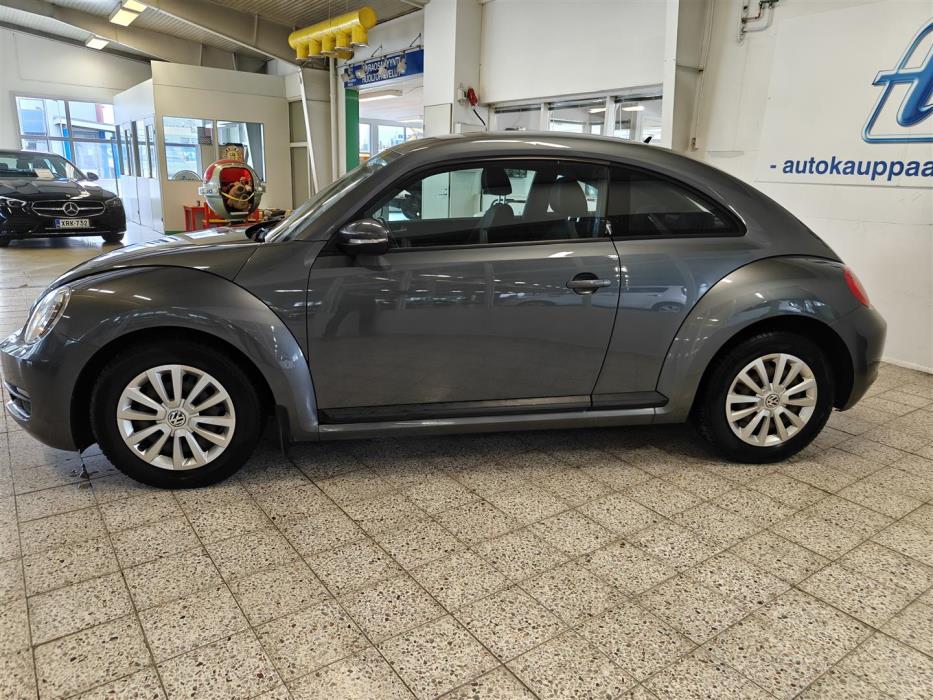 VOLKSWAGEN BEETLE 2012