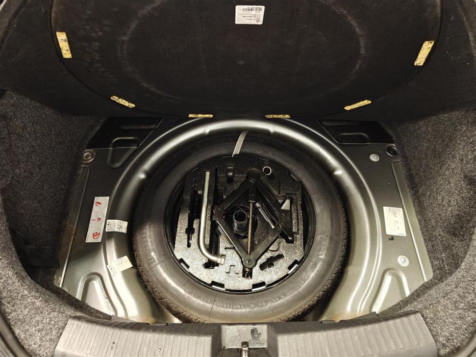 VOLKSWAGEN BEETLE 2012