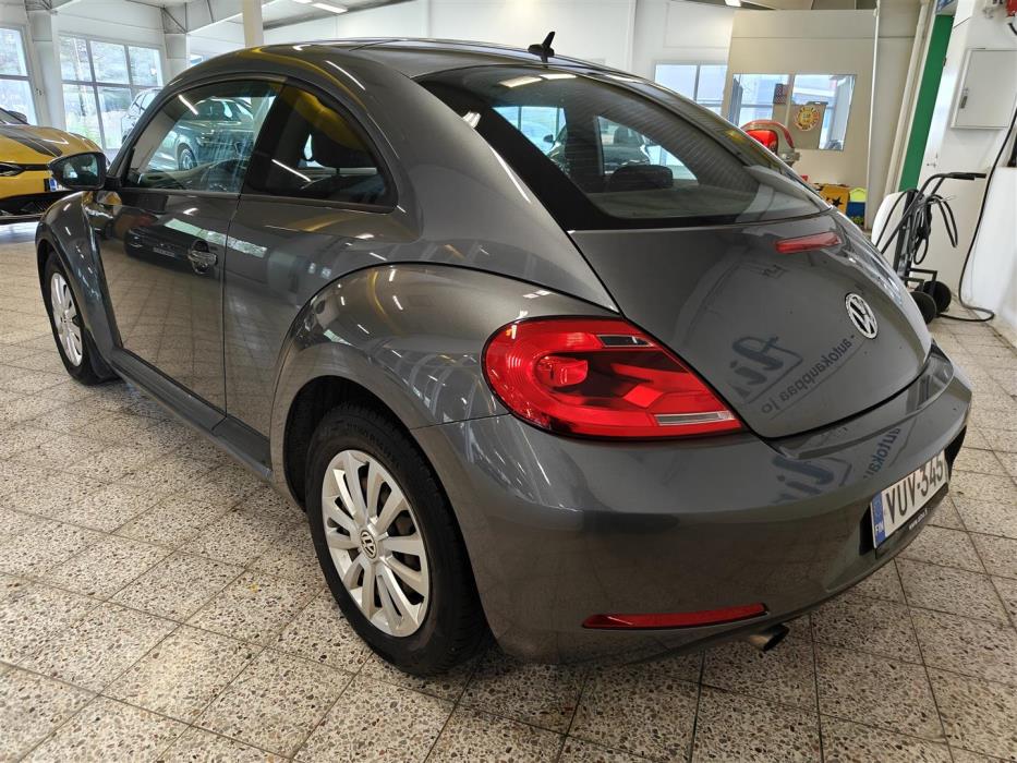 VOLKSWAGEN BEETLE 2012